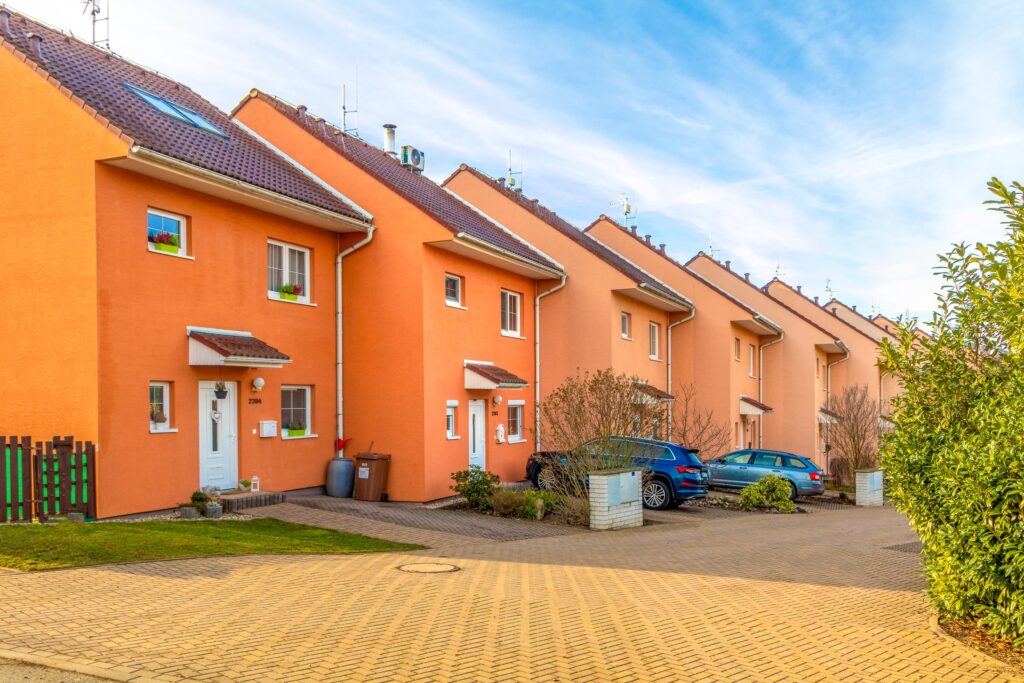 RODINNÝ DŮM S KRBEM BRANDÝS