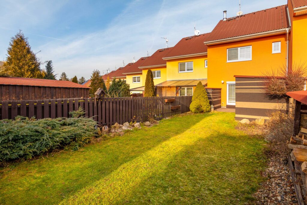 RODINNÝ DŮM S KRBEM BRANDÝS