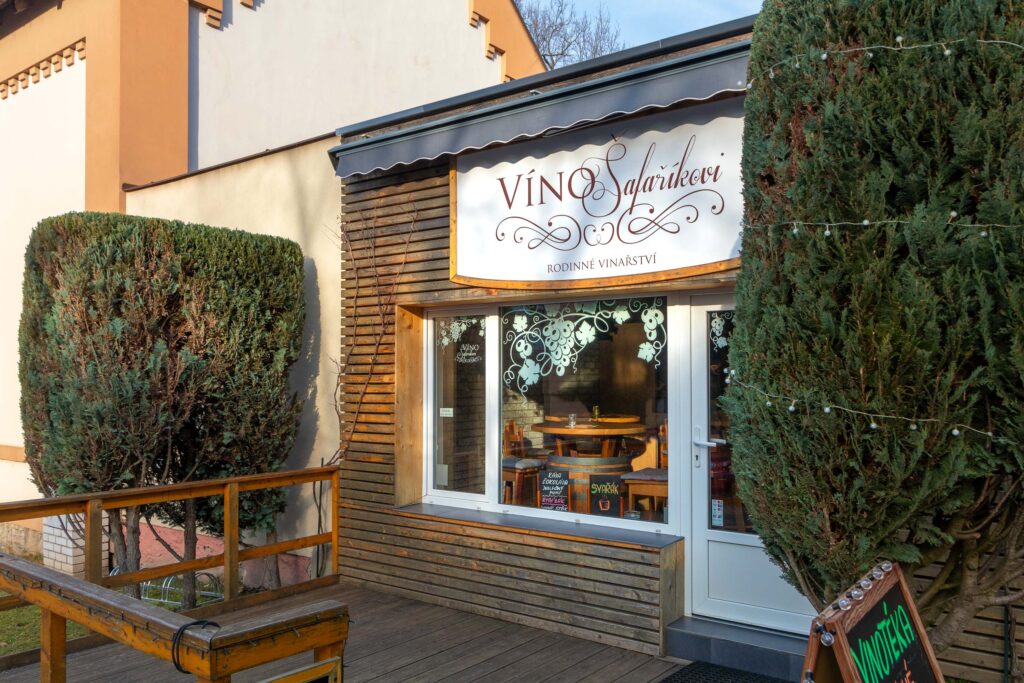 RODINNÝ DŮM S KRBEM BRANDÝS