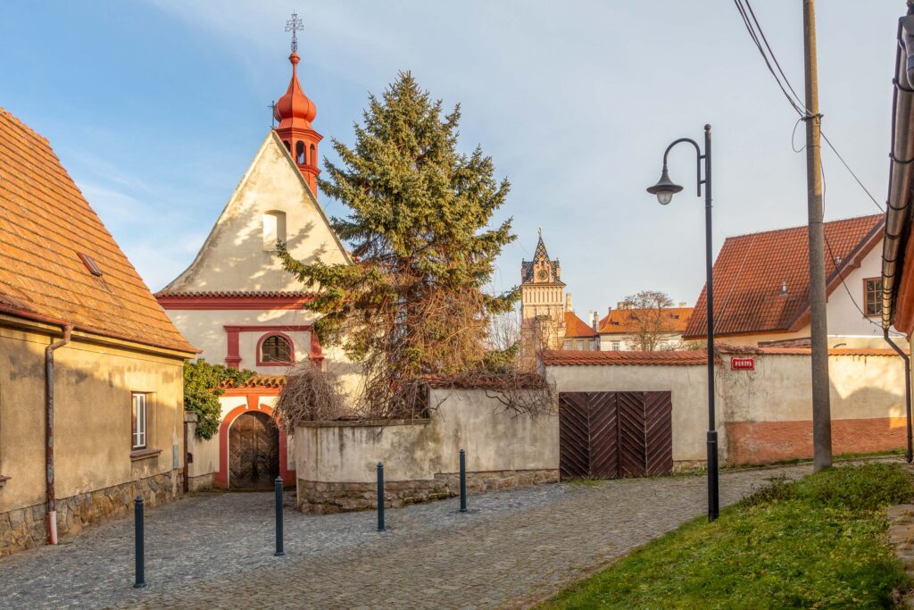 RODINNÝ DŮM S KRBEM BRANDÝS