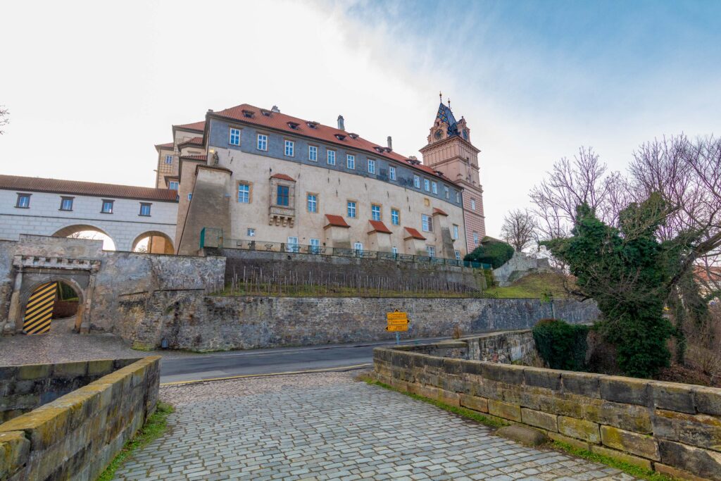 RODINNÝ DŮM S KRBEM BRANDÝS