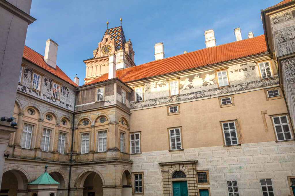 RODINNÝ DŮM S KRBEM BRANDÝS