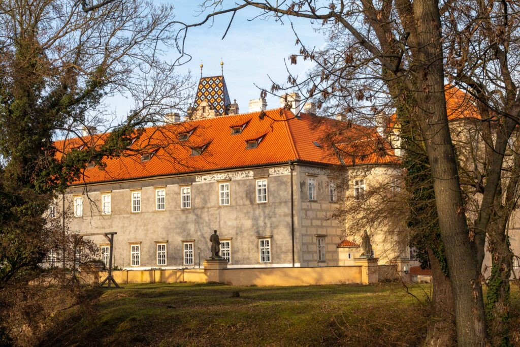 RODINNÝ DŮM S KRBEM BRANDÝS