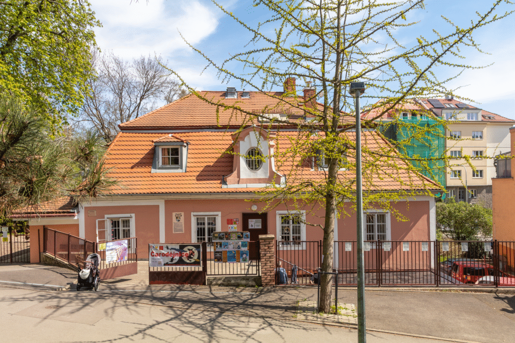 PRONÁJEM 2+kk – VILAPARK KLAMOVKA