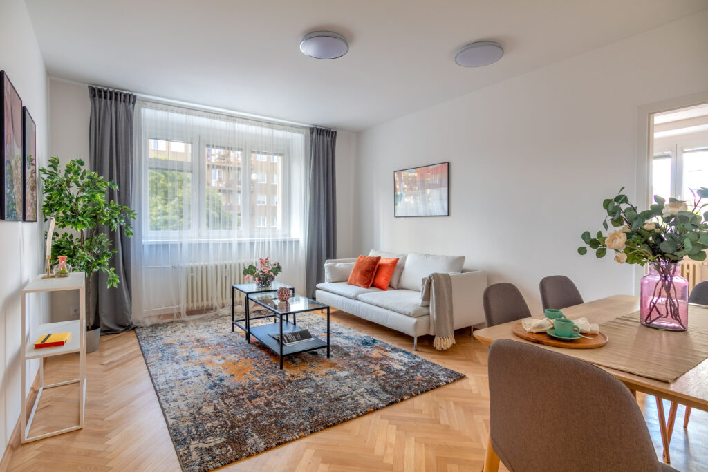 PRONÁJEM BYTU 3+kk – U SVOBODÁRNY 9