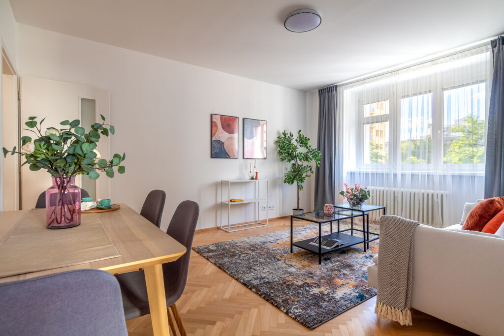 PRONÁJEM BYTU 3+kk – U SVOBODÁRNY 9