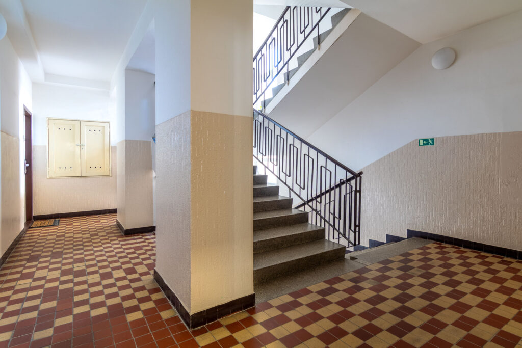 PRONÁJEM BYTU 3+kk – U SVOBODÁRNY 9