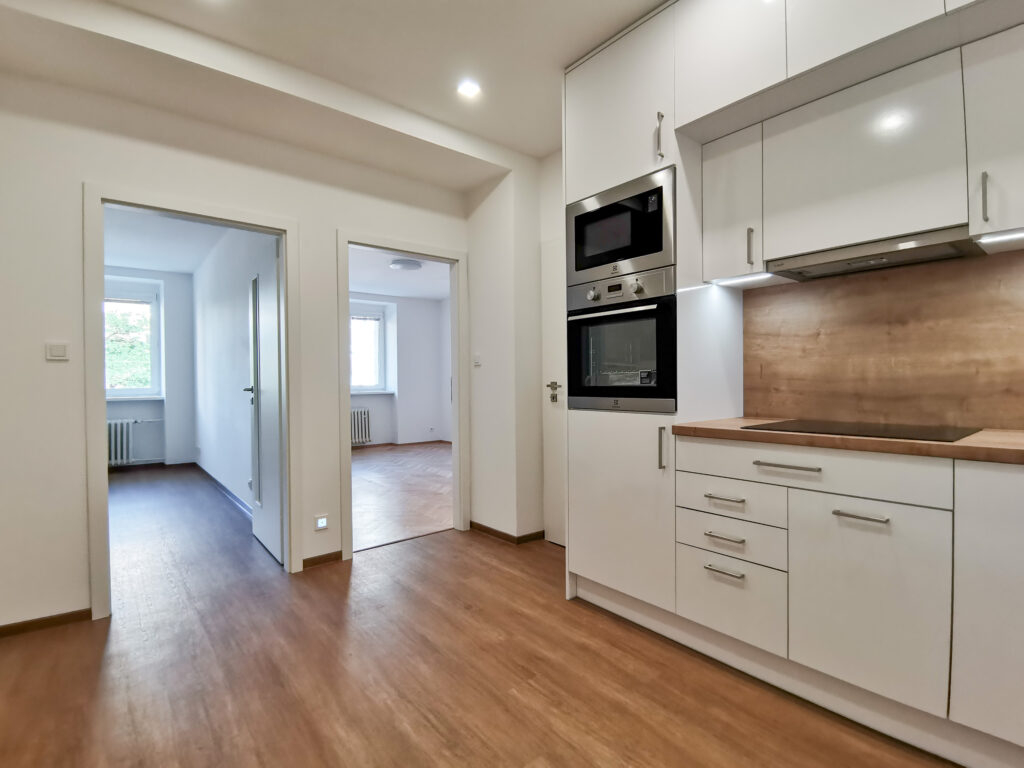 PRONÁJEM BYTU 3+kk – U SVOBODÁRNY 9