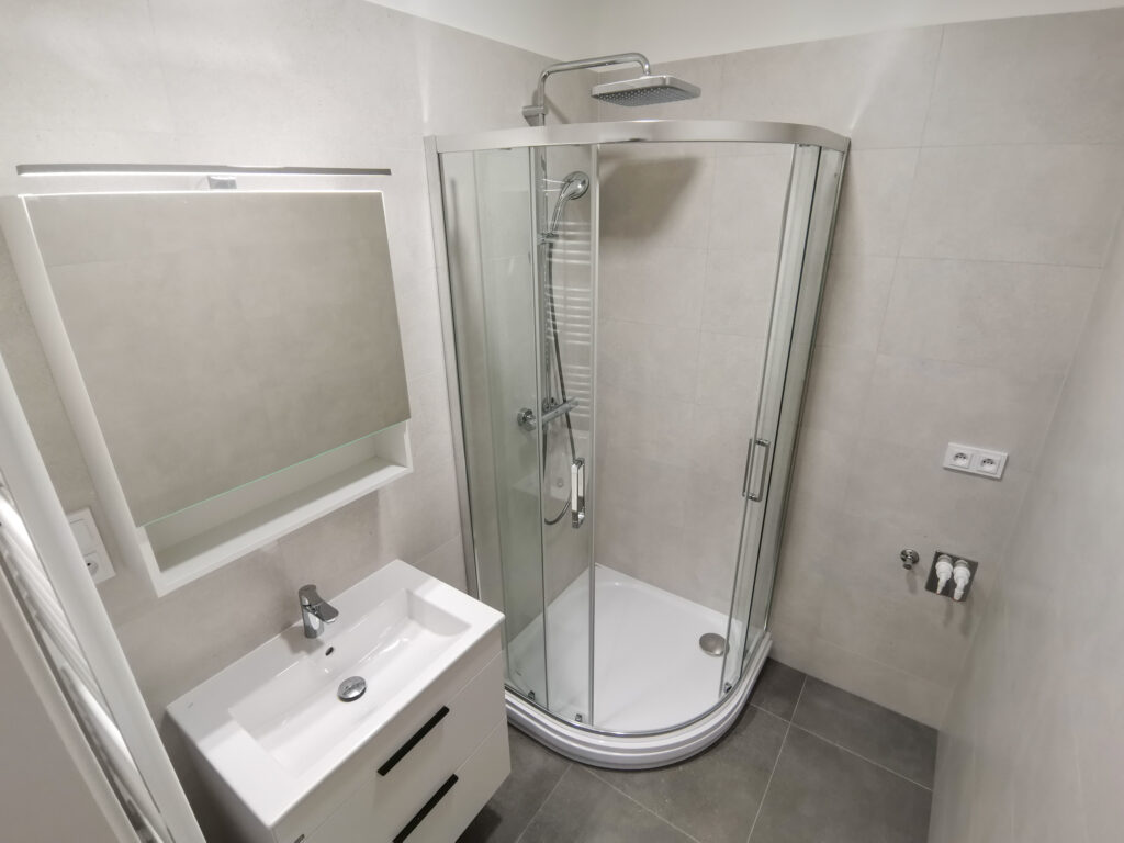 PRONÁJEM BYTU 3+kk – U SVOBODÁRNY 9