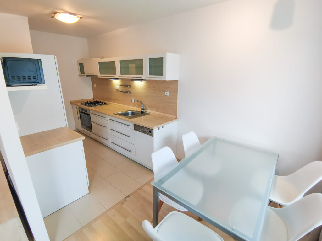 PRONÁJEM BYTU 3+kk, SPOŘILOV