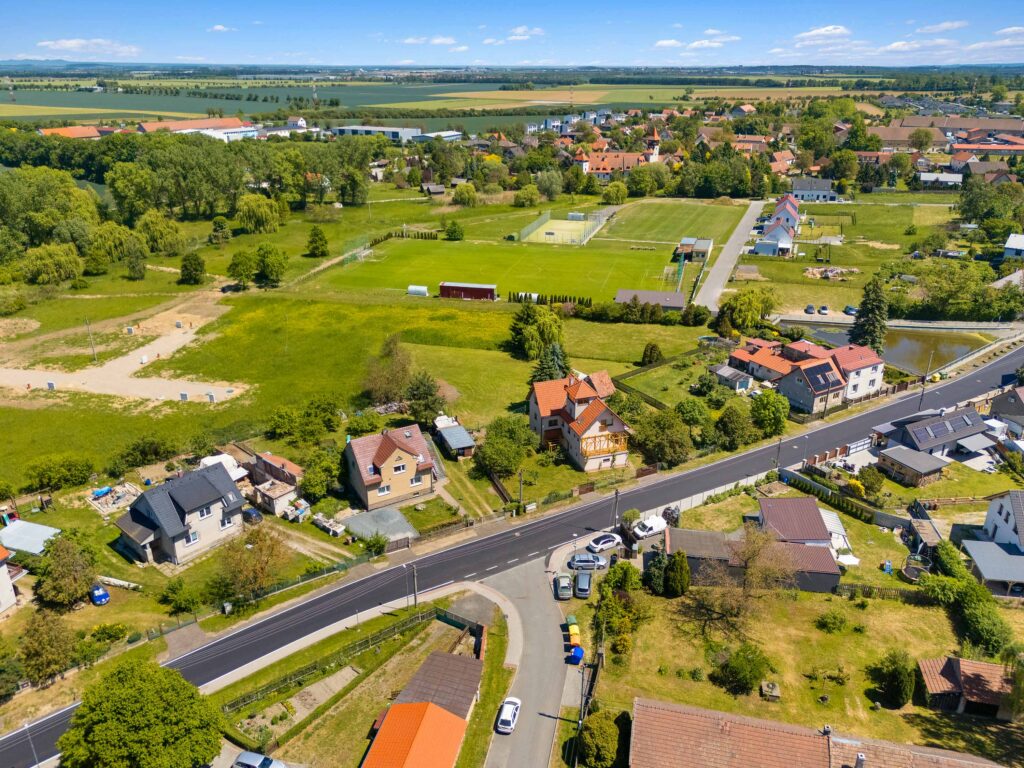 DOMA V ČERVENÉM ÚJEZDĚ