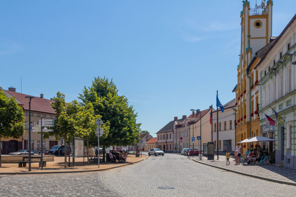 UNIKÁTNÍ DŮM POD SKÁLOU