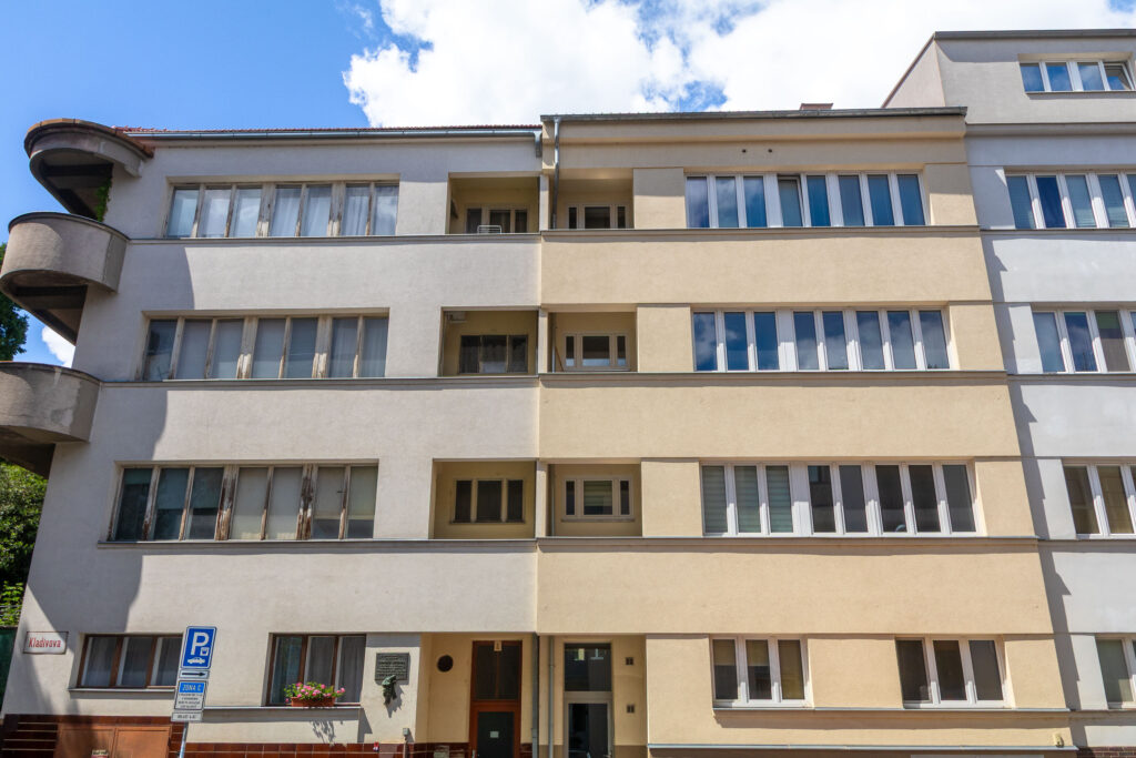 STUDIO 102: MISTROVSTVÍ DETAILU